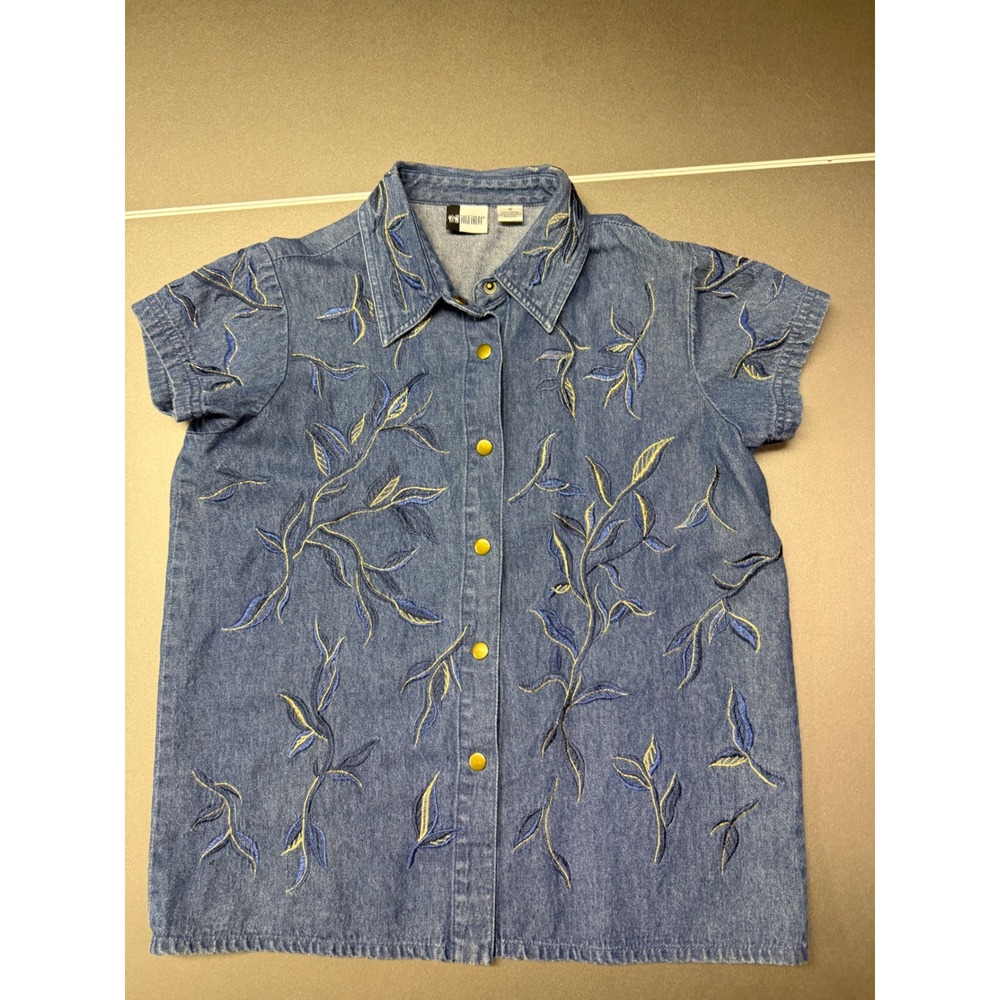 Together! Vintage Denim Short Sleeve Embroidered Leaf Snap Front Shirt Medium